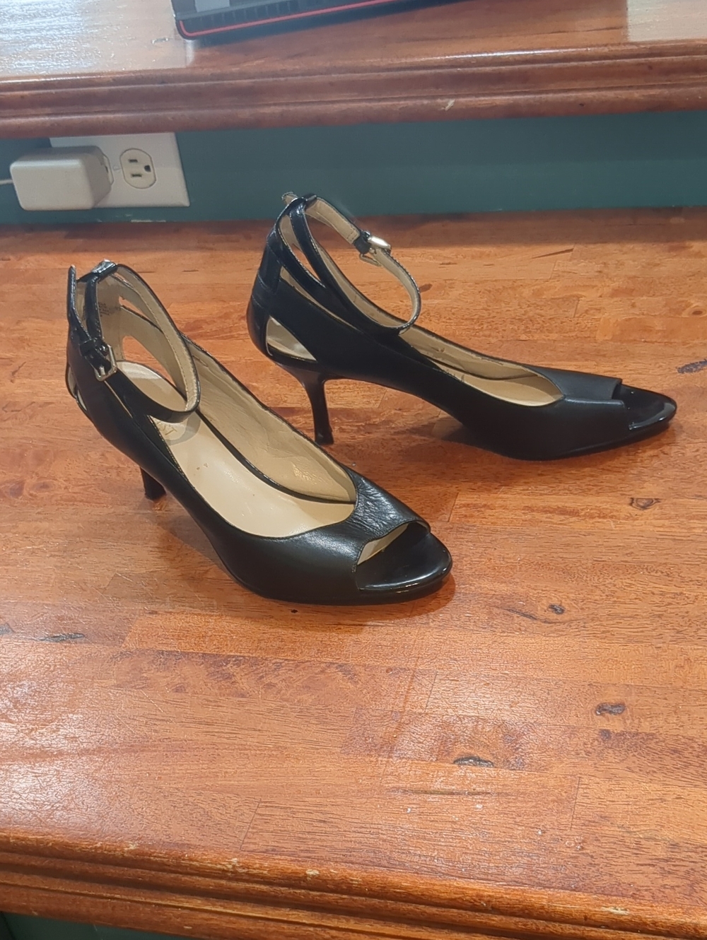 Y2K Classic Corporate Coctails Nine West Black Peep-Toe Ankle-Strap Heels,Size 8